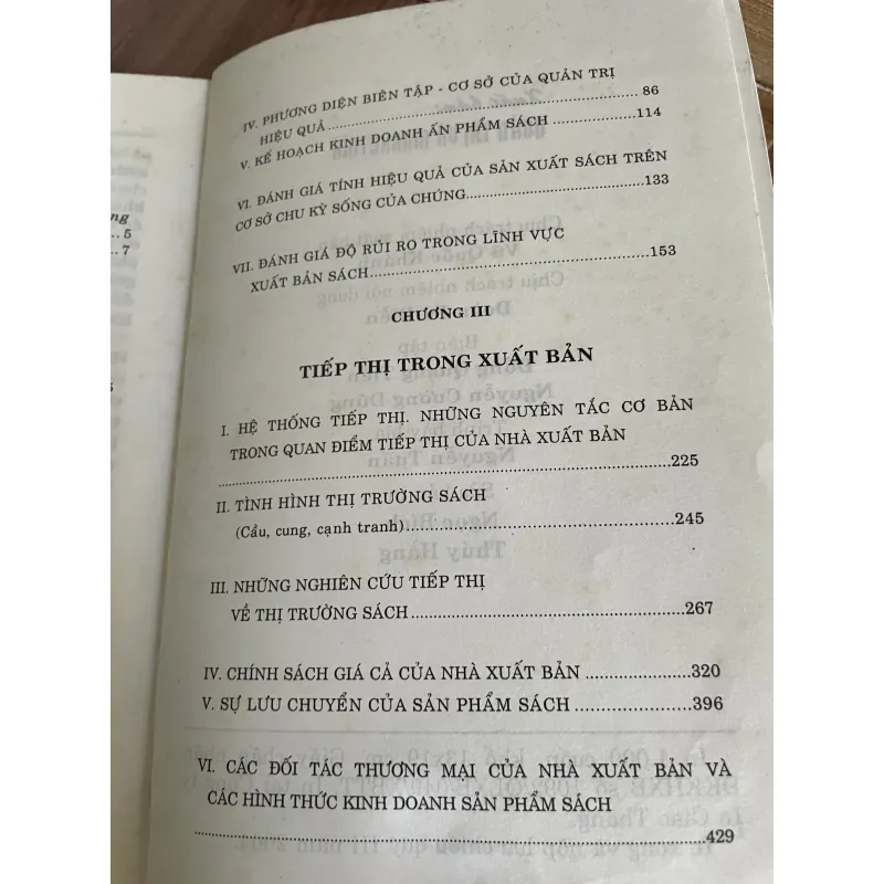 Xuất bản quản trị và marketing - N.D.Eriasvili 748568