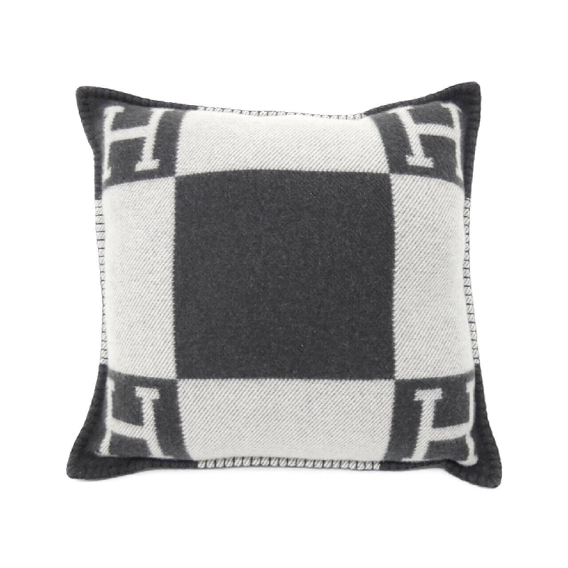 Gối Hermès Avalon PM 50×50 102667M 625187