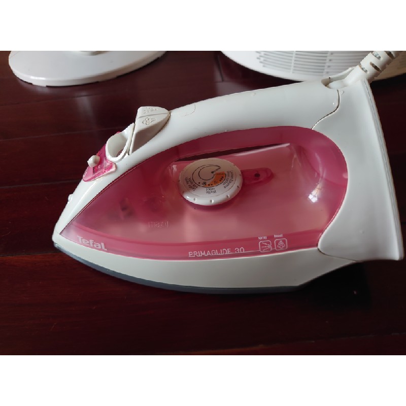 Bàn là hơi nước Tefal 7979