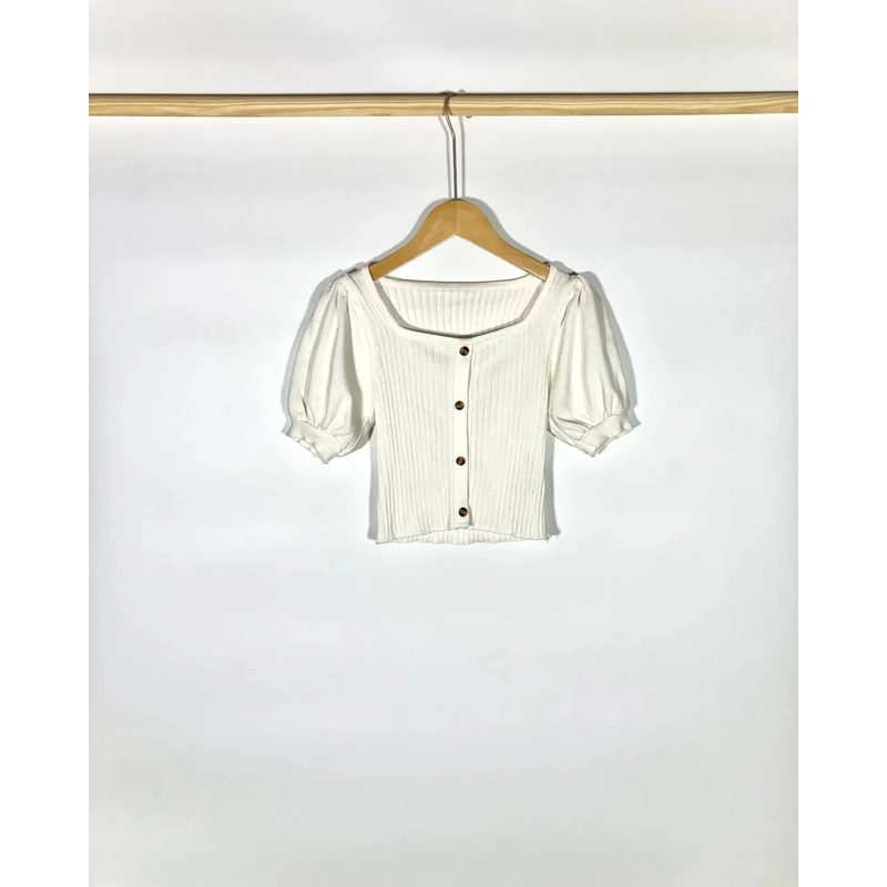 Áo Mongtoghi Hàn Brand UZ Form Croptop , tay bồng Size S M
 448590