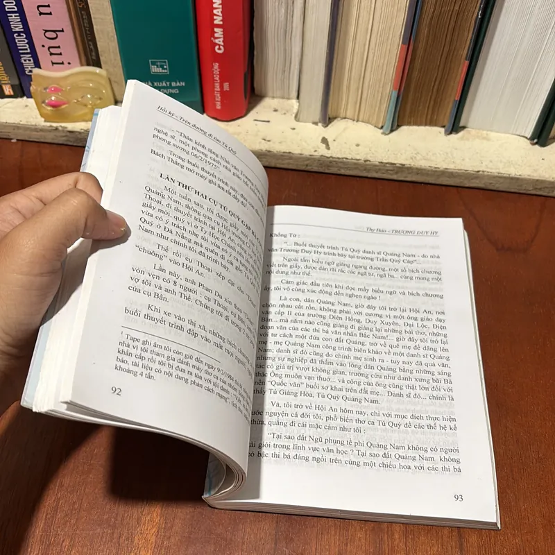 [Chữ Ký Tác Giả] - II Hồi Ký: Trên Đường Đi Tìm Tú Quỳ - Thy Hảo Trương Duy Hy - 2012 727603