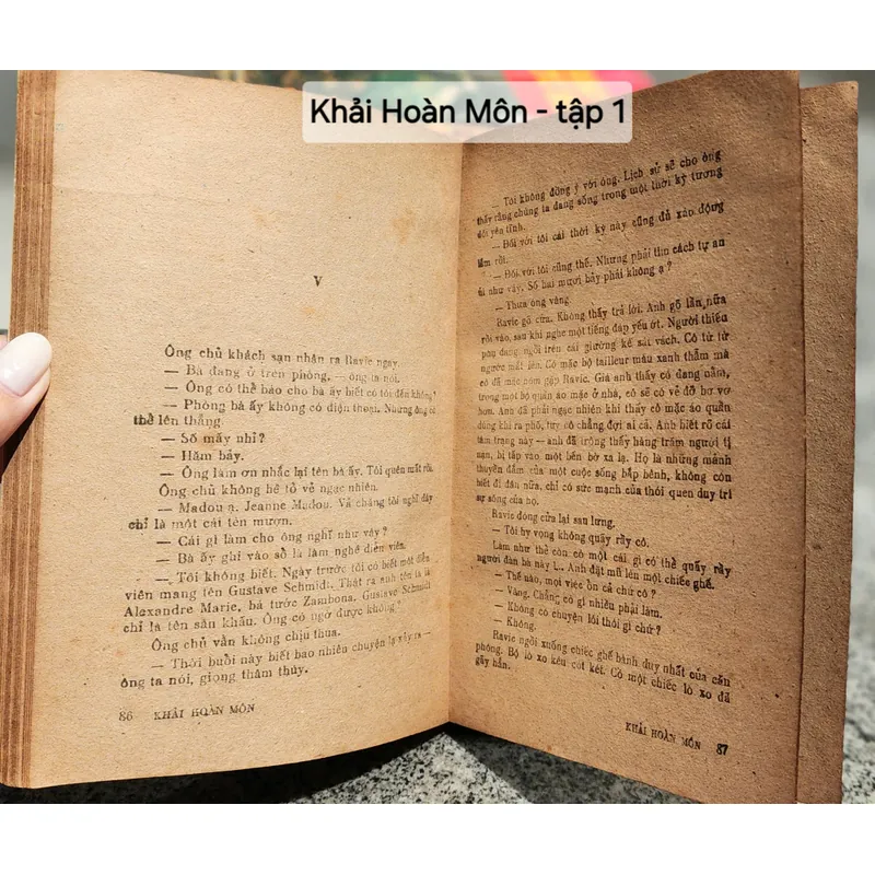 Trọn bộ 2 tập tiểu thuyết KHẢI HOÀN MÔN, nhà văn Erich Maria Remarque 705069