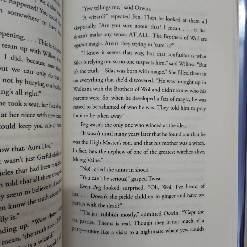 Sách Starfell 3, Willow Moss & the Vanished Kingdom của Dominique Valente mới 95% 508783