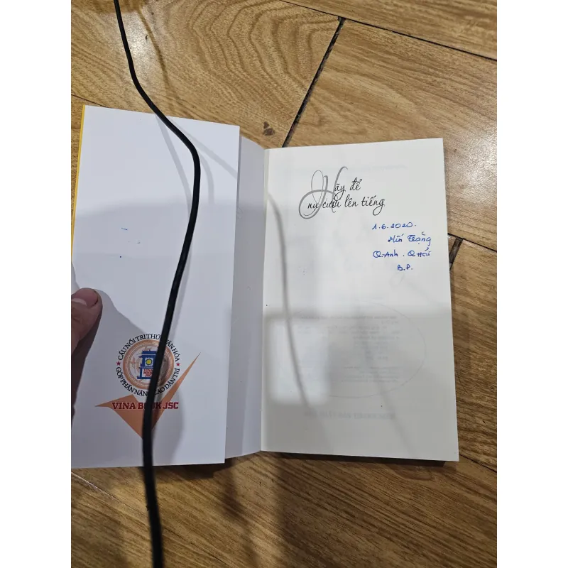 Hãy để nụ cười lên tiếng 
30k (bìa 90k) 1019030