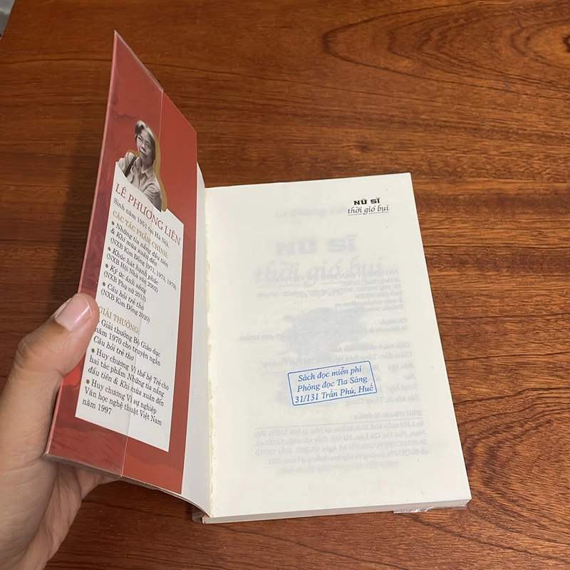II Tiểu Thuyết Dã Sử: Nữ Sĩ Thời Gió Bụi - Lê Phương Liên - 2021 498653