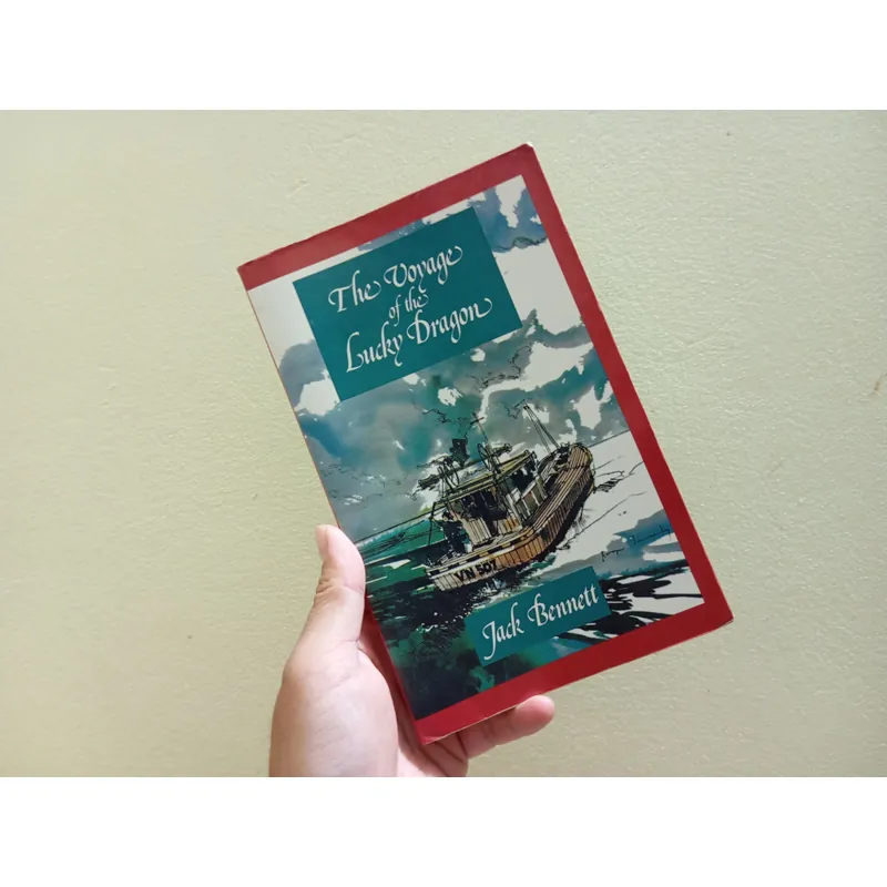 The voyage of the lucky dragon, sách ngoại văn tiếng Anh english book  738995