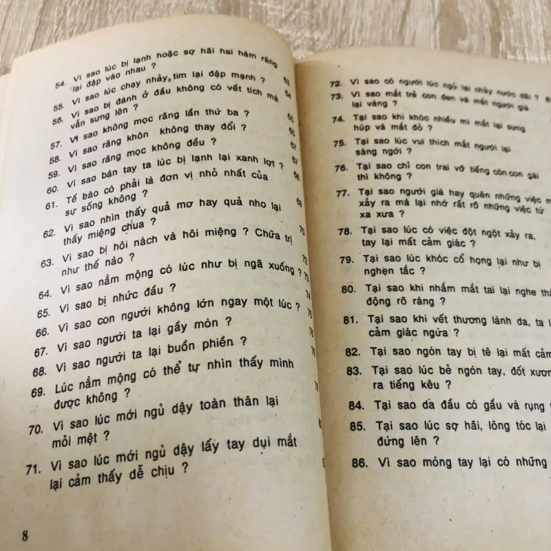 SINH HỌC PHÂN TỬ VÀ CUỘC CÁCH MẠNG TRONG SINH HỌC 960208