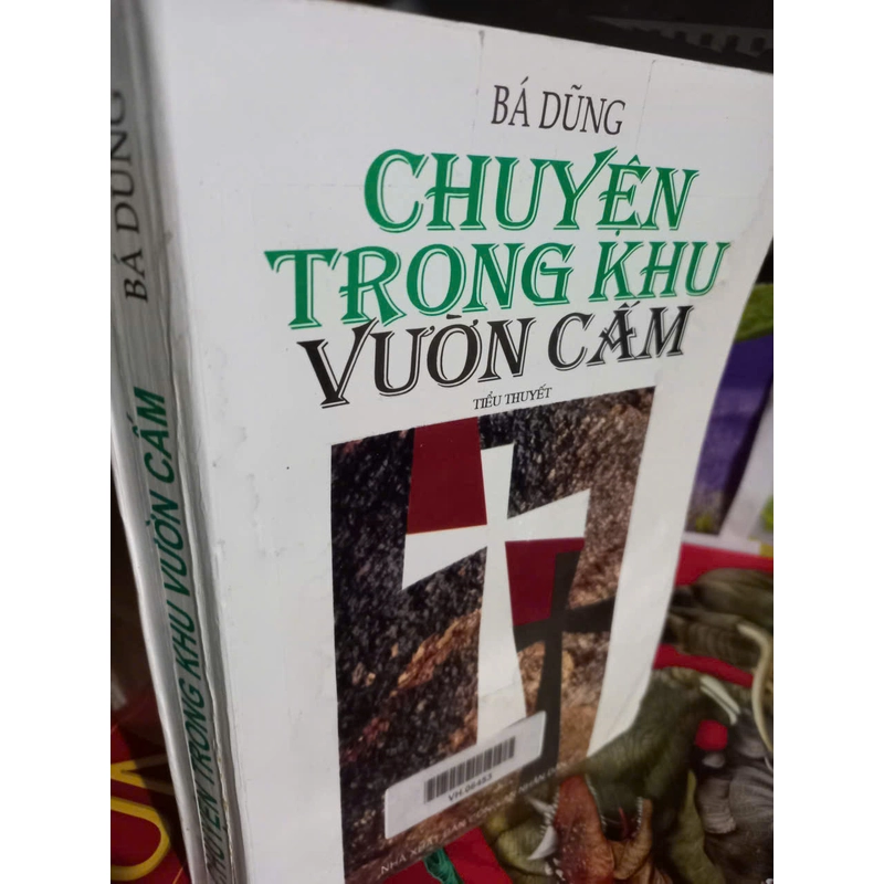 chuyện trong khu vườn cấm 526378