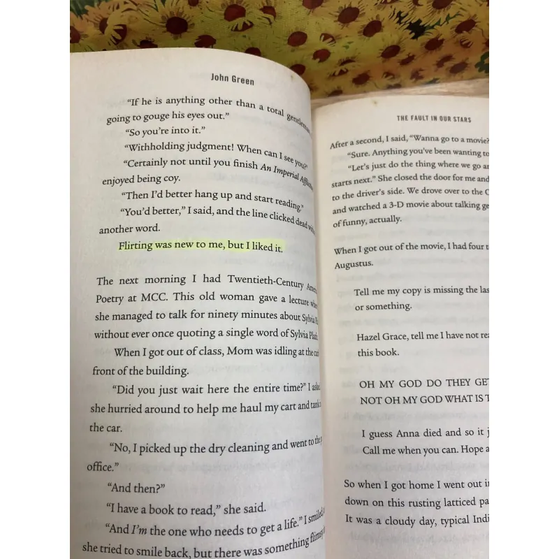 The Fault in Our Stars - John Green 1046059