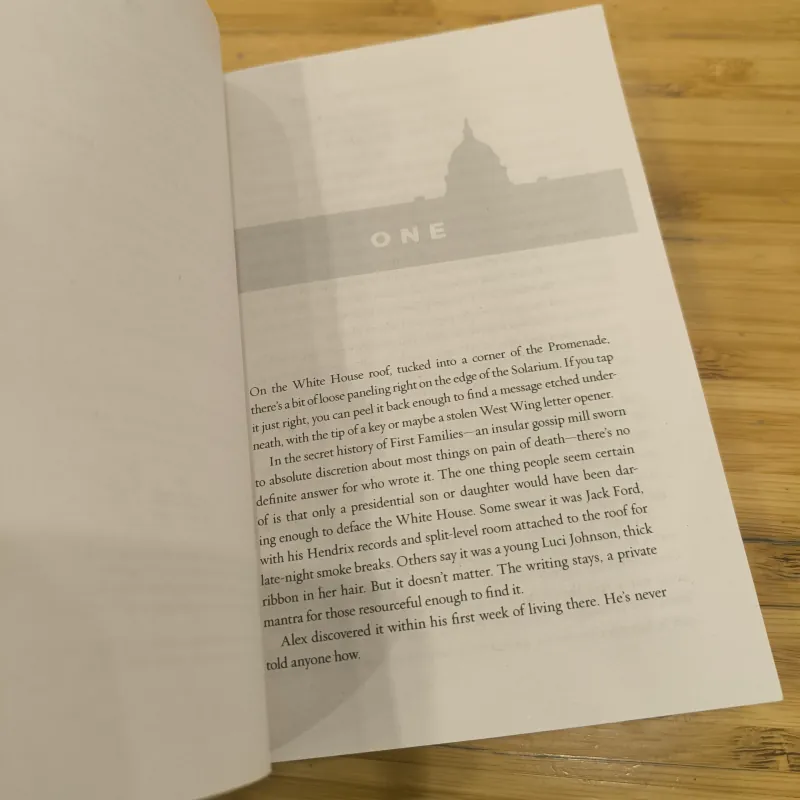 Red, White & Royal Blue - Casey McQuiston - Sách New 973287