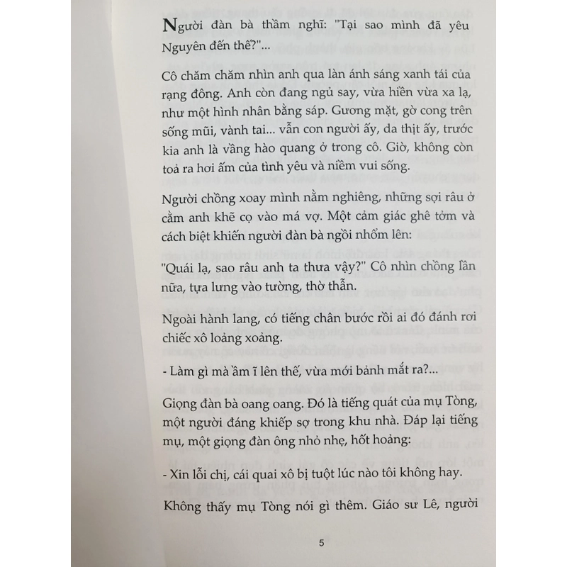 Chuyện tình kể trước lúc rạng đông 464409
