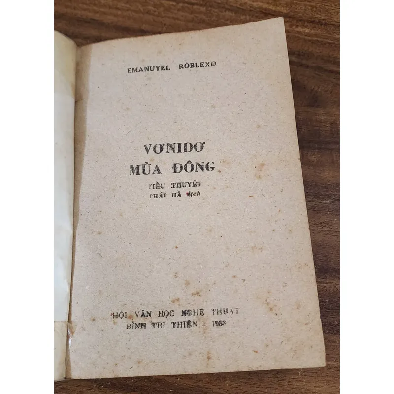 Tiểu thuyết VENISE EN HIVER - Vơ-ni-do mùa đông (Nhà văn Pháp-Algeria Emmanuel Roblès) 732967
