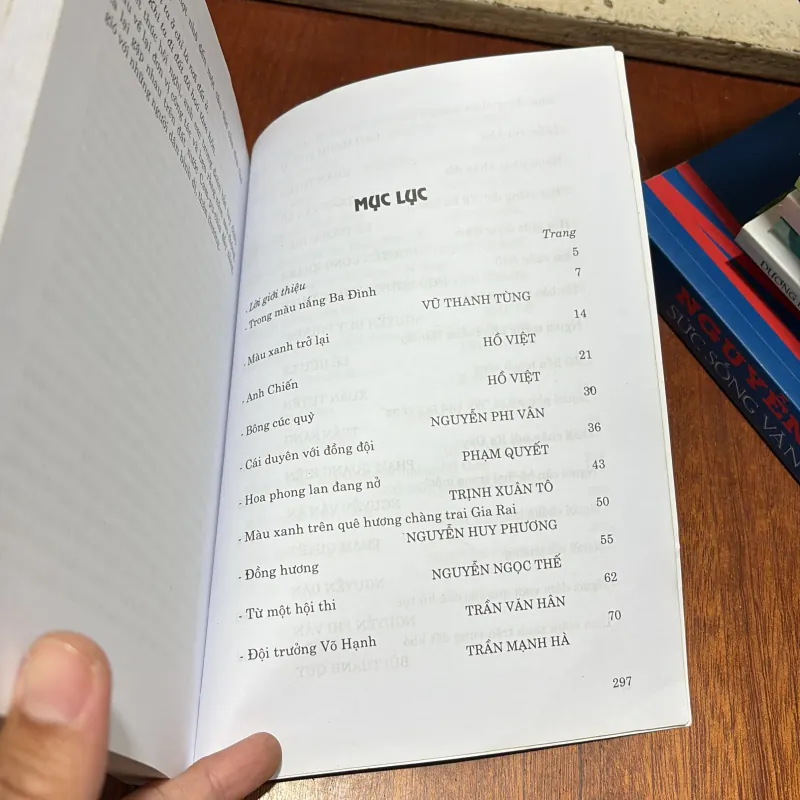 II Tựa Sách: Sáng Mãi Phẩm Chất Bộ Đội Cụ Hồ (Tập 18) - Nhiều Tác Giả - 2017 786211