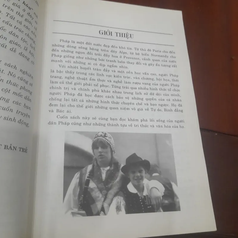Đối thoại với các nền văn hóa: PHÁP 1032250