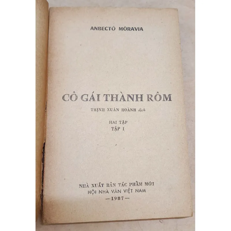 Trọn bộ 2 tập tiểu thuyết CÔ GÁI THÀNH ROME (Alberto Moravia) 729303