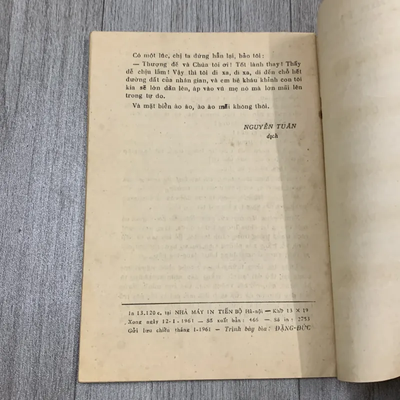 Một con người ra đời, tập truyện ngắn 1961. 10a1 1025684