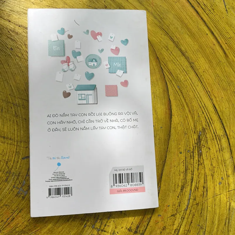 MẸ EM BÉ & BỐ - GÀO 744975