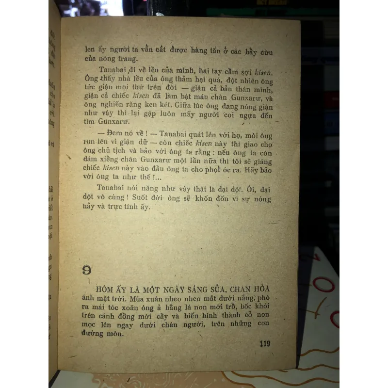 Con tầu trắng - TS. Aitmatốp 932639