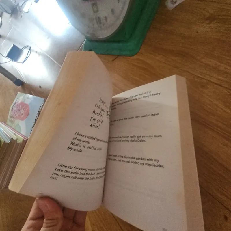 Harry Hill's Whopping Great Joke Book Giá 20k  604084