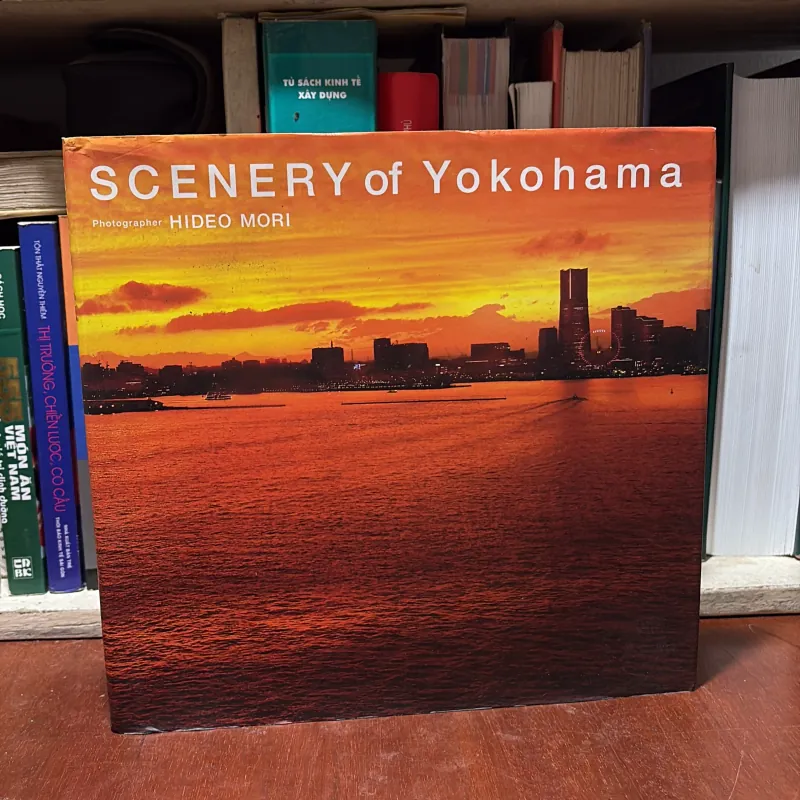 [Sách Tiếng Anh, Bìa Cứng, Khổ Lớn, In Màu] - II SCENERY OF YOKOHAMA - HIDEO MORI 798044