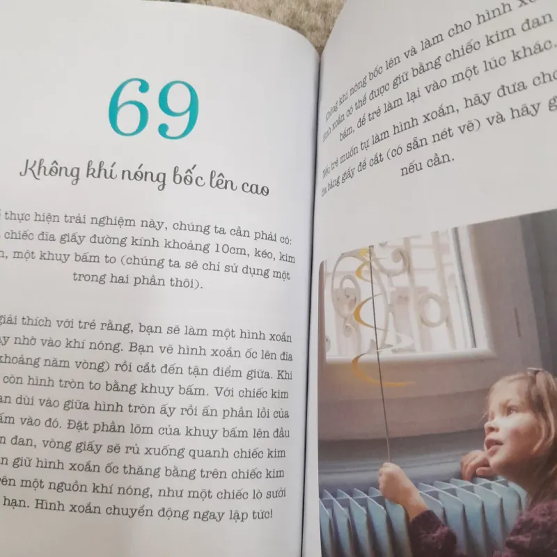 Dạy trẻ theo Montessori- 100 hoạt động. Con không làm cây trong lồng kính 787174