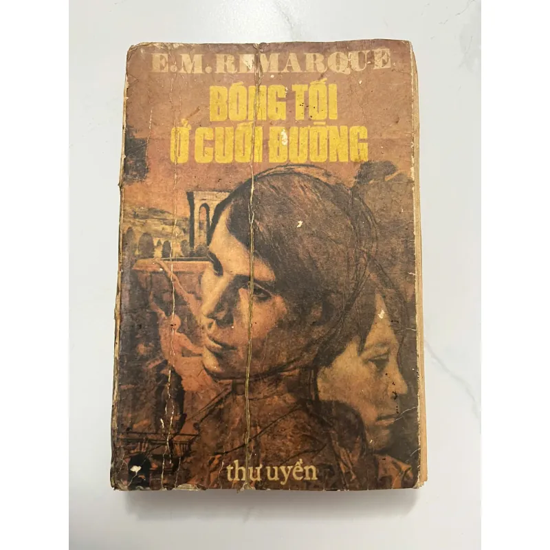 Bóng tối ở cuối đường – Erich Maria Remarque 991684