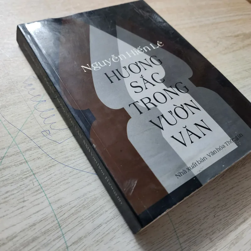 Hương sắc trong vườn văn | Nguyễn hiến lê 752849