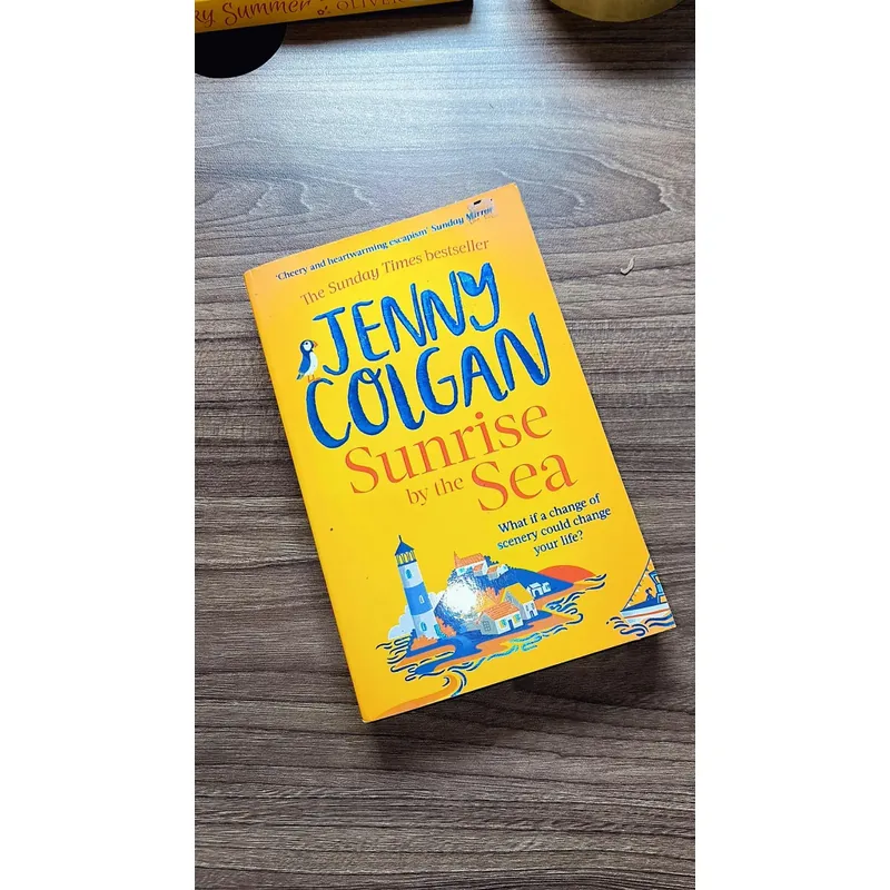 Sunrise by the Sea: A LIttle Beach Street Bakery Novel (preloved book) 722915