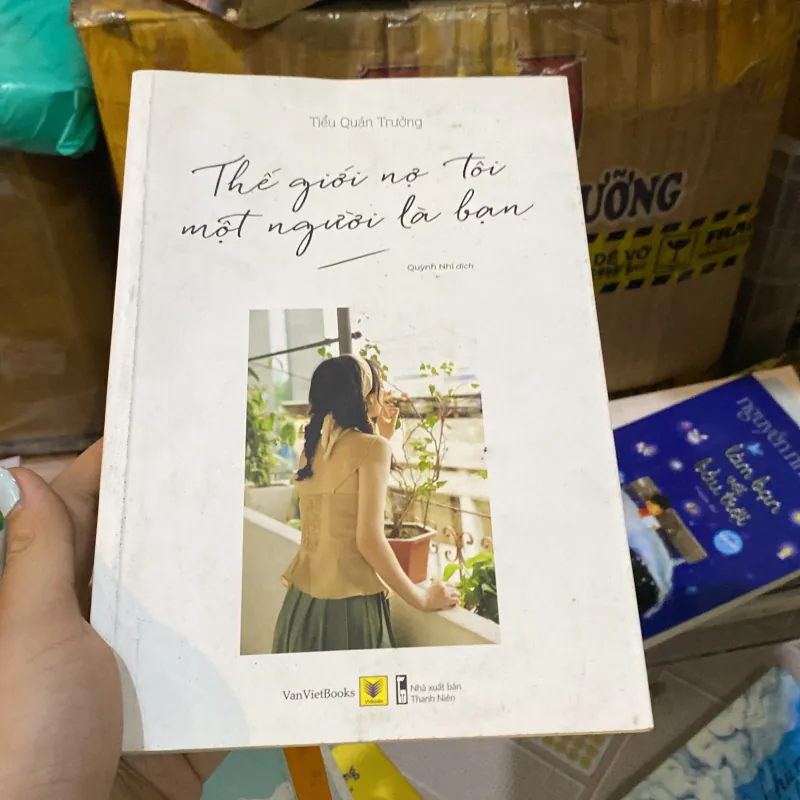 Thế giới nợ tôi một người bạn  929550