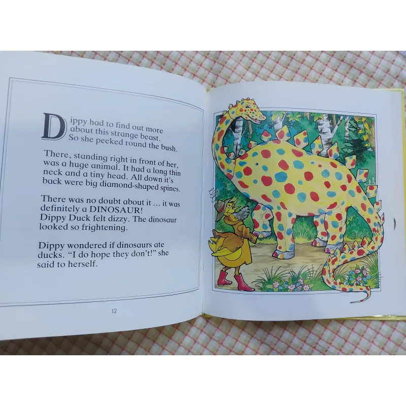 PICTURE BOOK Dippy Duck Dresses Up - BÌA CỨNG 782486