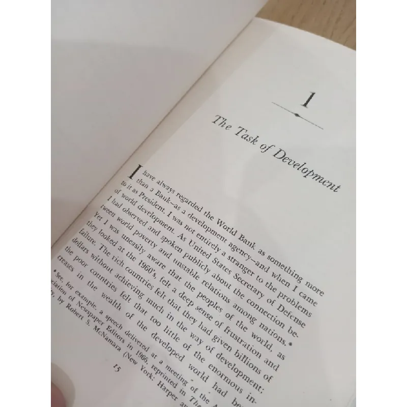ONE HUNDRED COUNTRIES, TWO BILLION PEOPLE - ROBERT S. McNAMARA 362203