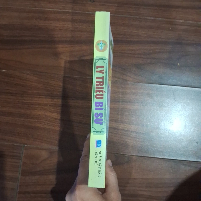 Lý triều bí sử 510859