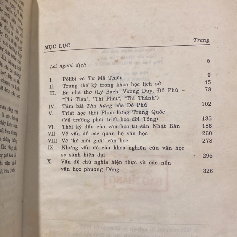 PHƯƠNG ĐÔNG VÀ PHƯƠNG TÂY (Những vấn đề triết học lịch sử, văn học đông và tây) 548226