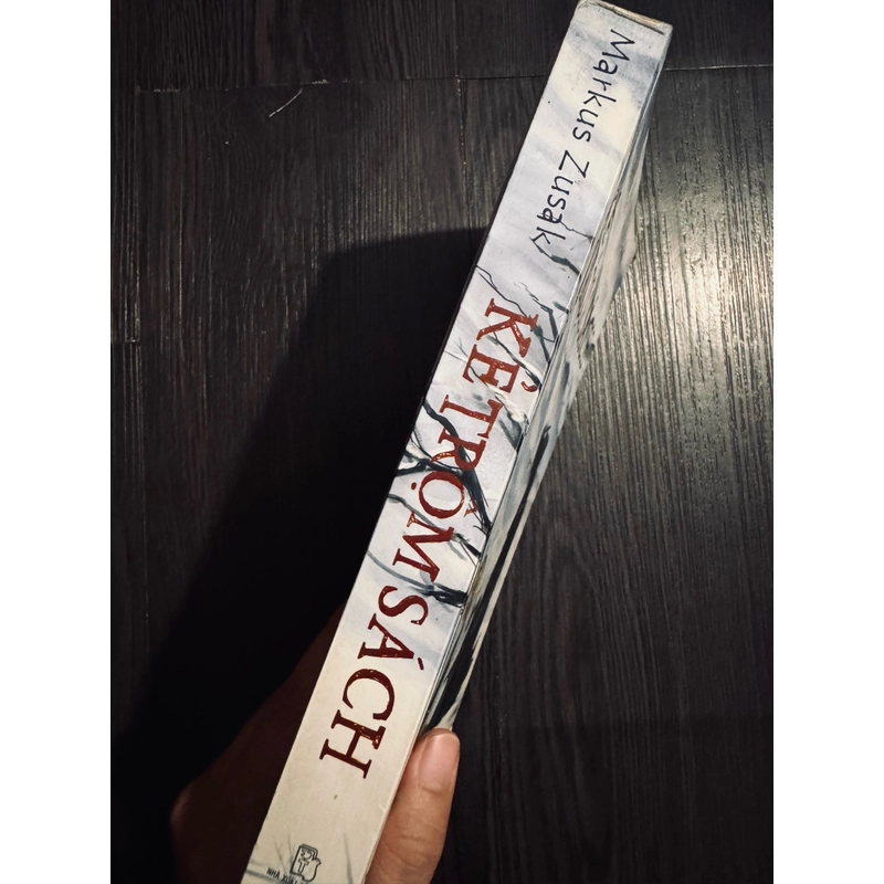 Kẻ trộm sách 447723