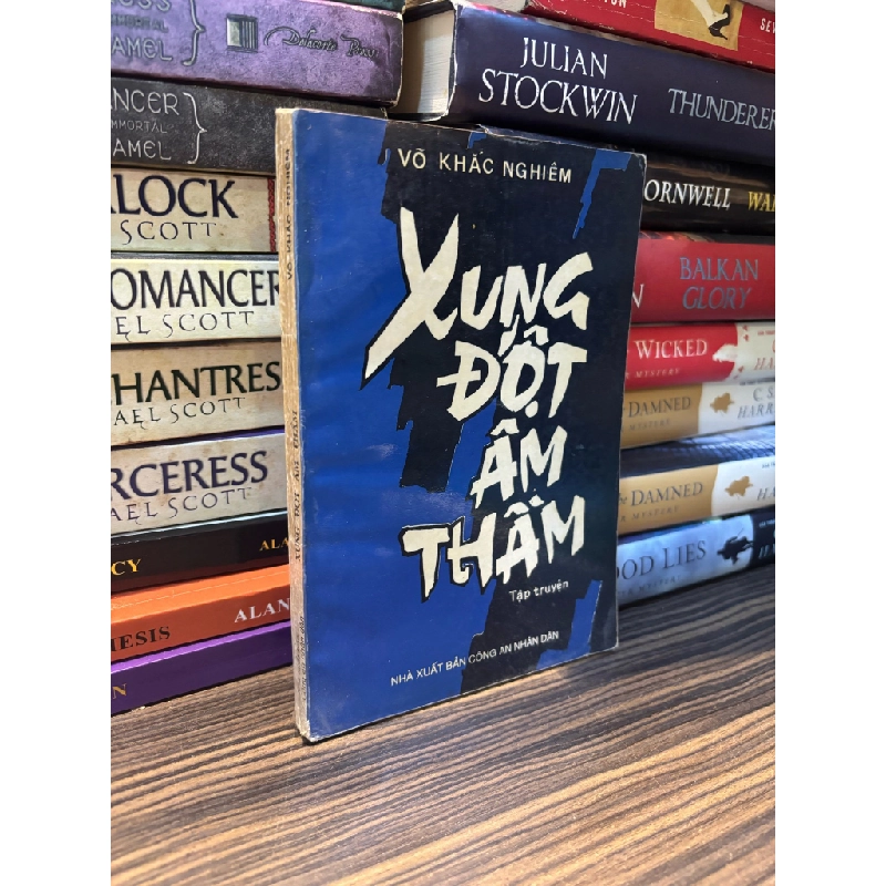 Xung đột âm thầm - Võ Khắc Nghiêm 334417