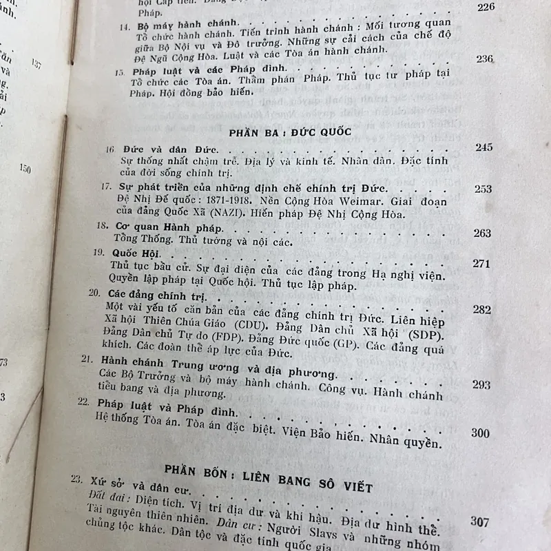 Những đại chính thể ở châu Âu (1964) 594563