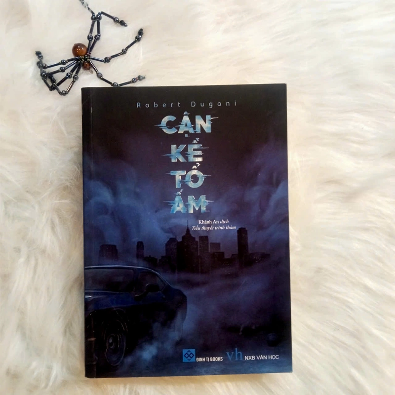 Cận kề tổ ấm - Robert Dugoni 518844