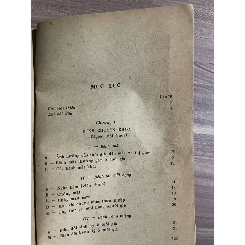 Bệnh học và tuổi già - sách y - Gs Phạm Khê  697110