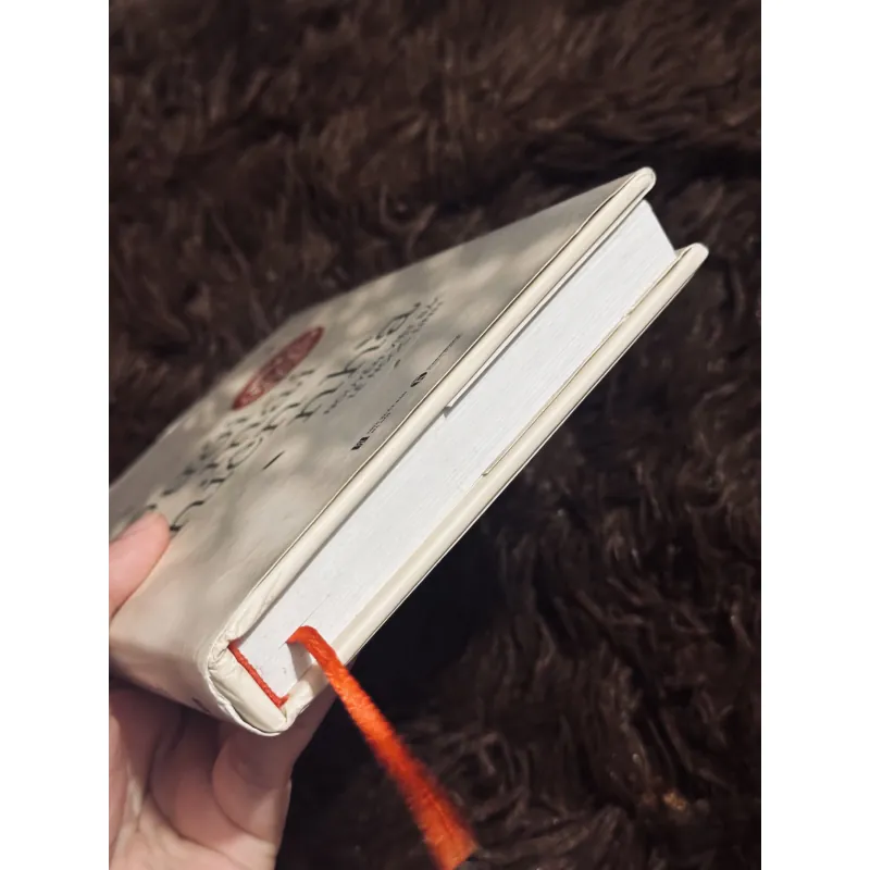 Dưới mái hiên nhà (bìa cứng) 1031523