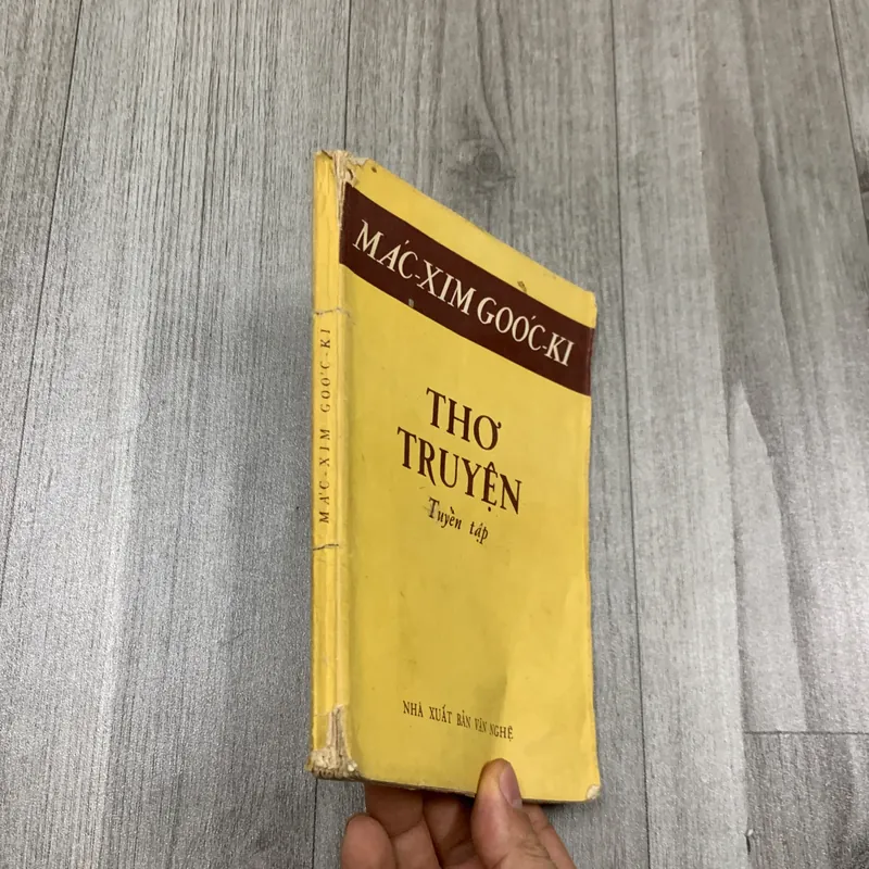 Macxim goocki thơ truyện tuyển gập. Xb1956. 6a2 718602