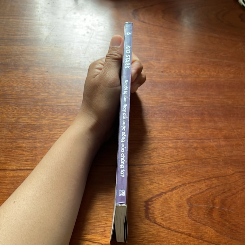 II TEDBooks: Người Lạ Làm Thay Đổi Cuộc Sống Của Chúng Ta - KIO STARK 498211