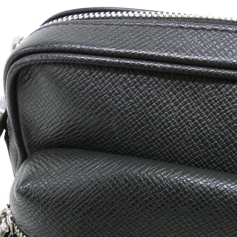 Túi đeo chéo Louis Vuitton Taiga Lama Outdoor Messenger PM M30233 - Hàng hiệu Chính hãng 767646