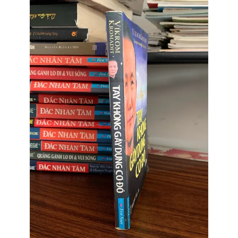 Tay không gây dựng cơ đồ- Vikrom Kromadit 702074