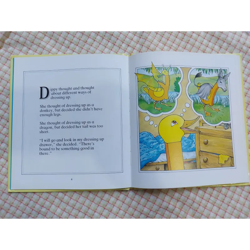 PICTURE BOOK Dippy Duck Dresses Up - BÌA CỨNG 782486