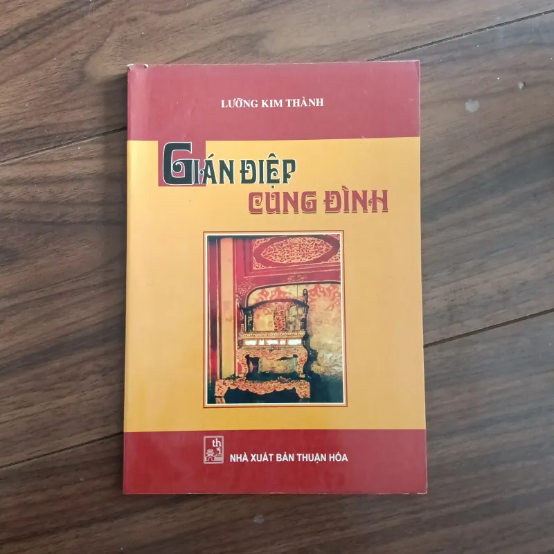 Gián điệp cung đình 759477