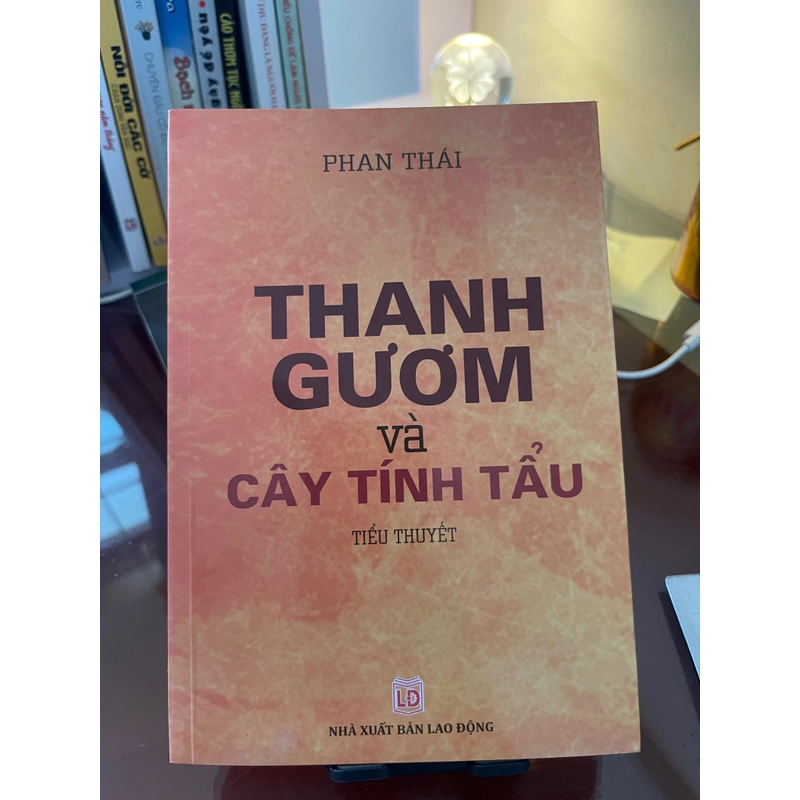 Thanh gươm và cây tính tẩu 270968