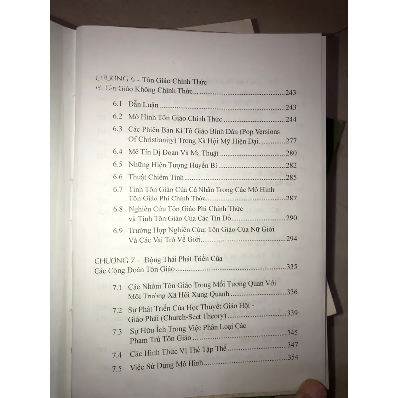Tôn giáo nhìn từ viễn cảnh xã hội học  711528