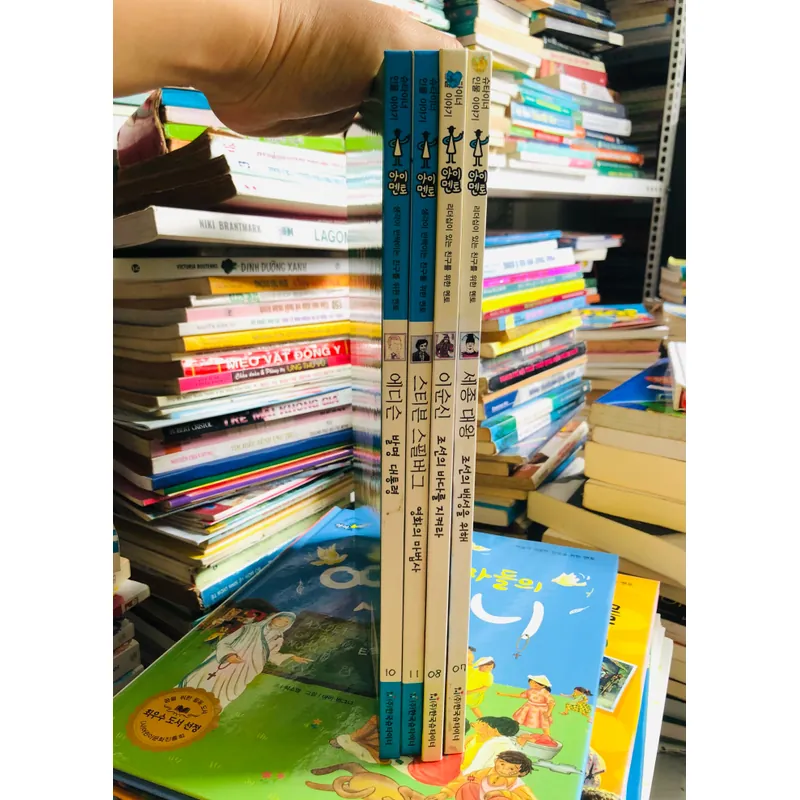 2. 📚 4 CUỐN SÁCH TRUYỆN TRANH TIẾNG HÀN QUỐC CHO TRẺ EM 553616