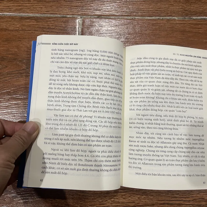 Sống giữa cuộc đời này - GS.TS.NGND Nguyễn Lân Dũng (k1) 720790