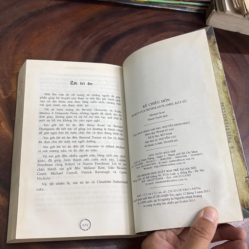 II Kẻ Chiêu Hồn, Bí Mật Của Nicholas Flamel Bất Tử - Michael Scott - 2011 998077